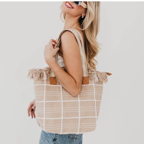 Pretty Simple Fae Fringe Tote Bag - Picture 1 of 8